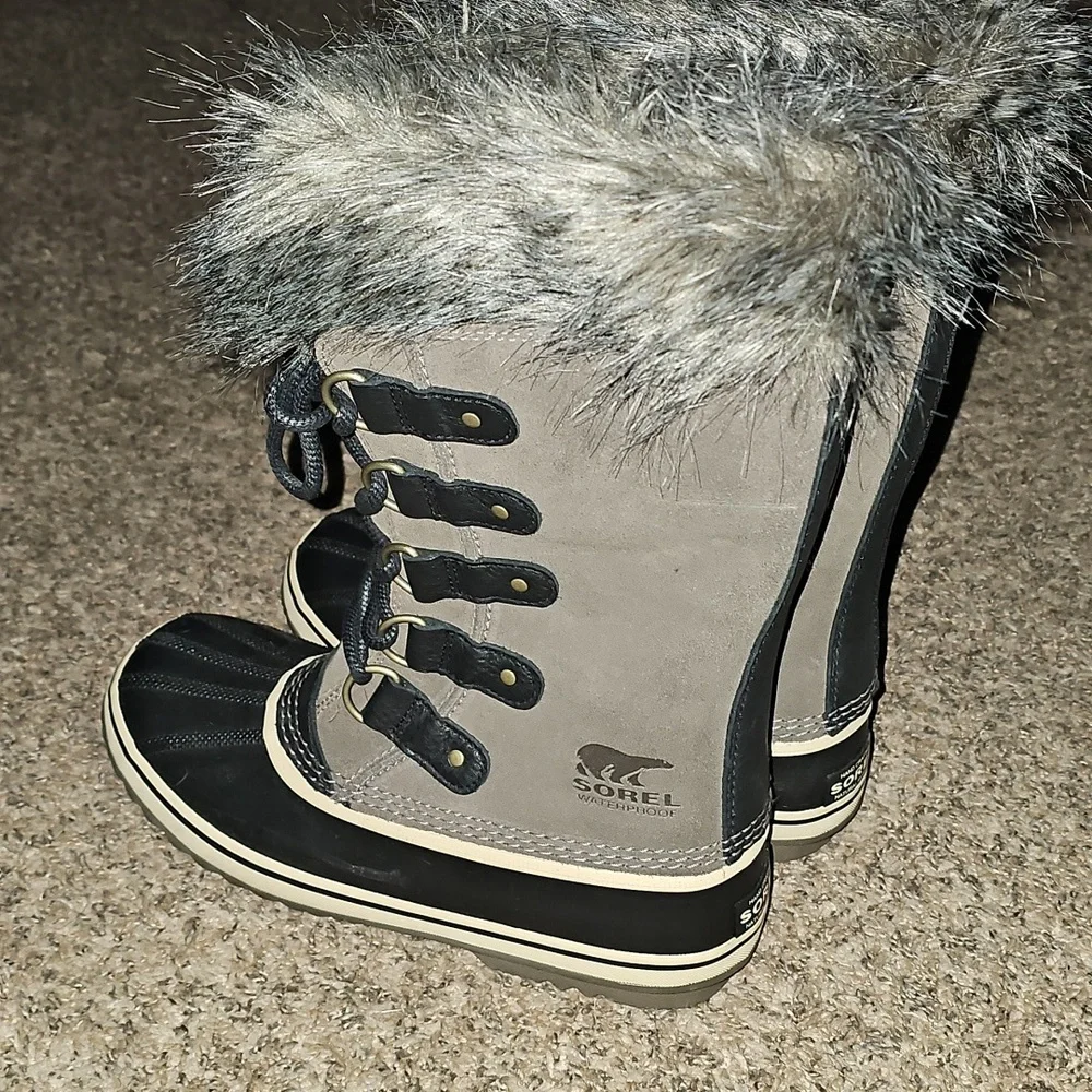 SOREL Nwts Womens Sz 9.5  Insulated/Waterproof Winter Boots. Gorgeous